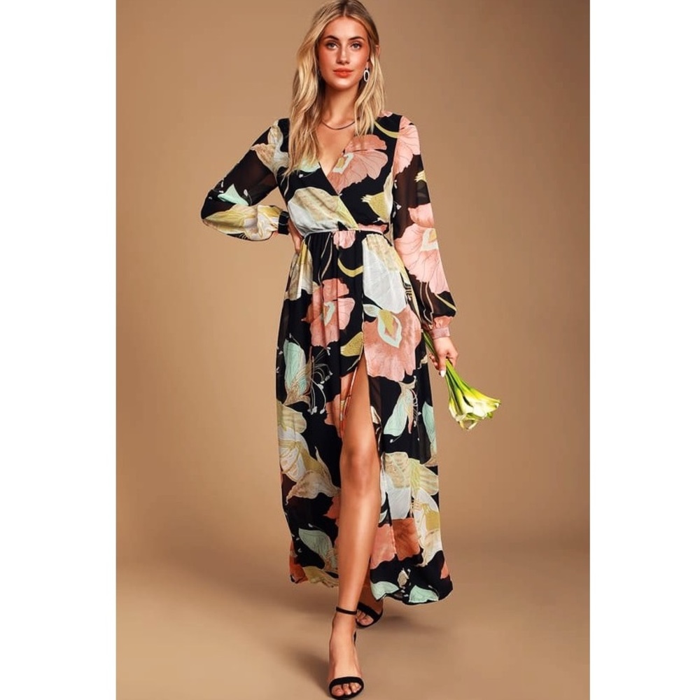 NWT - Lulu’s Black Floral Dress